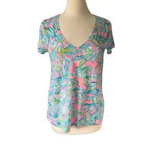 NWT Lilly Pulitzer Short Sleeve Etta Pelican Pink Off The Scales V-neck, S